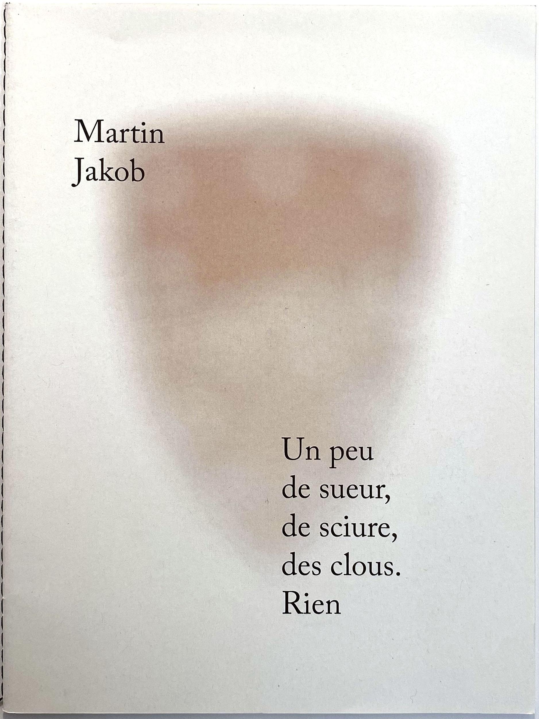 Un peu de sueur, de sciure, des clours. Rien