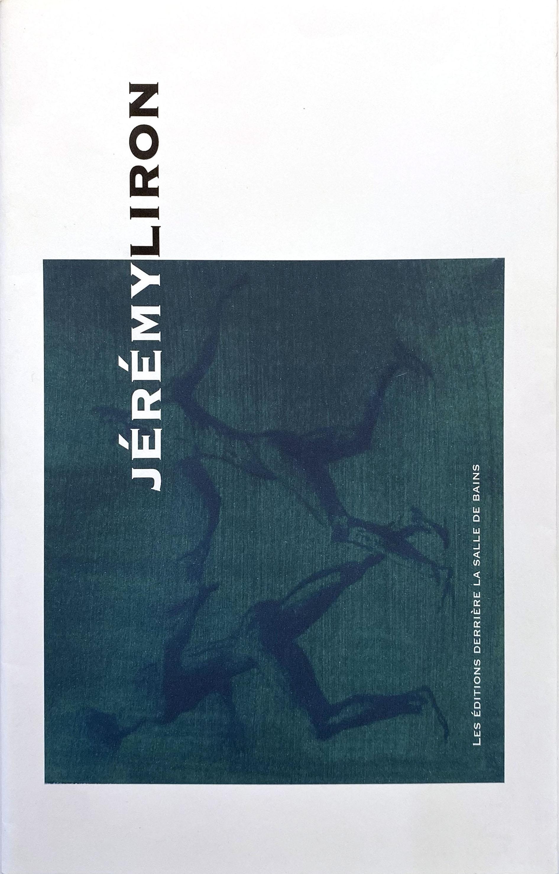 J'ai parfois l'impression d'avancer dans un monde en ruine. Les gens passent, je vois les murs derrière