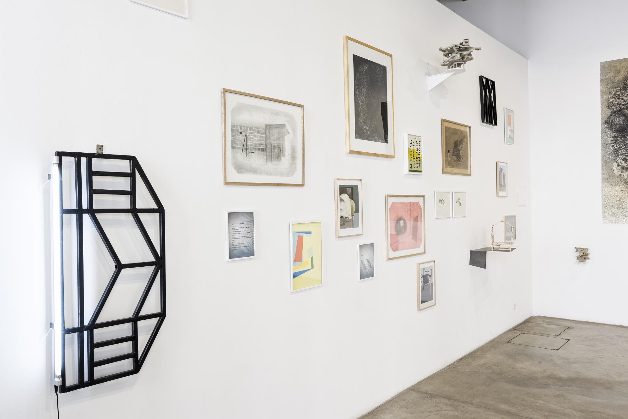 C'est bien sûr l'horizon mais ce sont surtout les cloisons